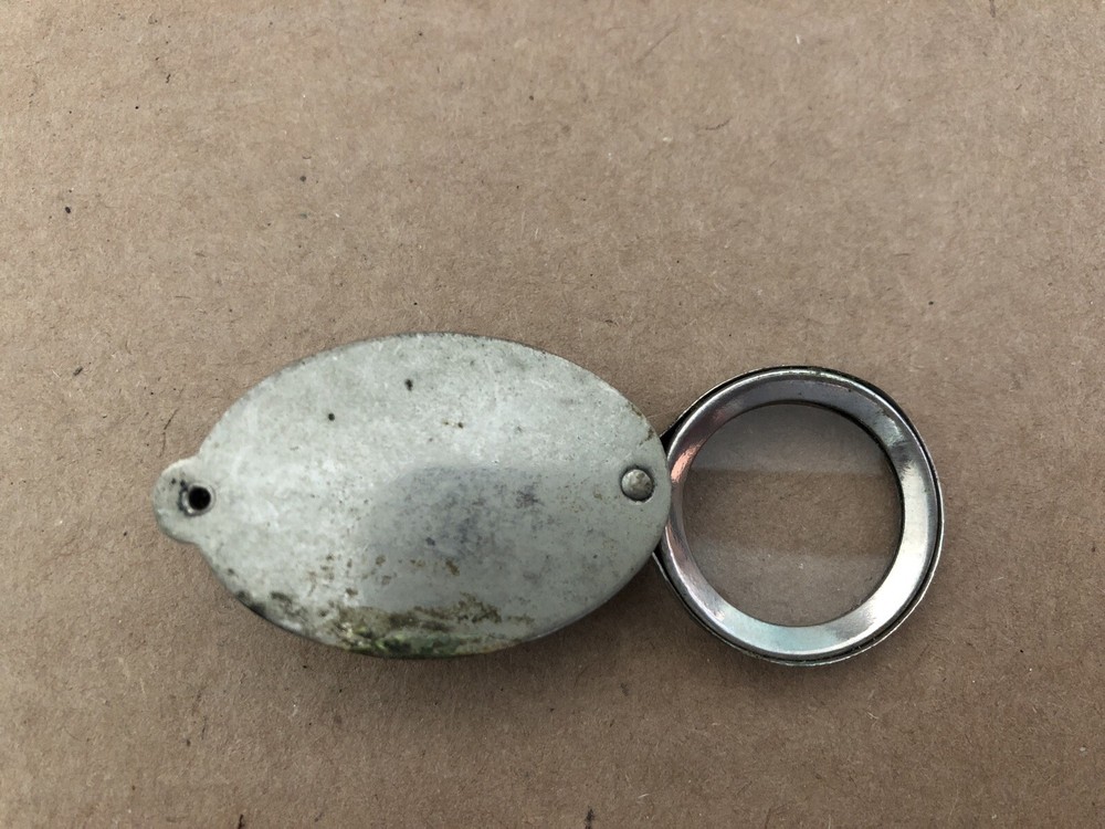 Vintage POCKET COMPASS & MAGNIFYING GLASS LOOP
