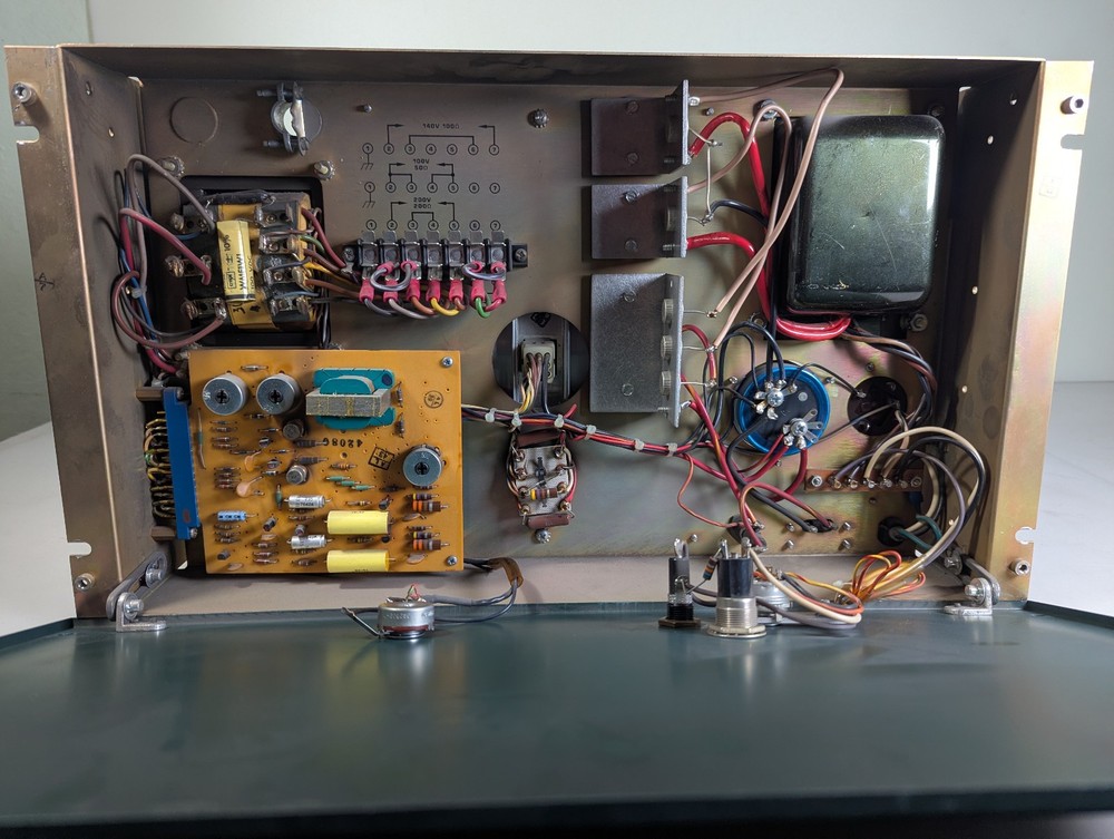 Vintage ALTEC 1590C Solid State Amplifier ,Crack sound (Read)