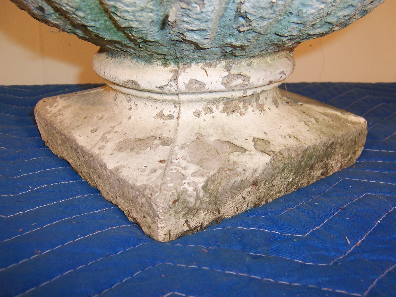 Nice Antique Weathered Concrete Garden Flowerpot Planter Urn Old White Paint