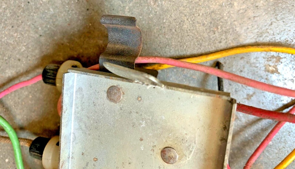 1957 CADILLAC FUSE BLOCK