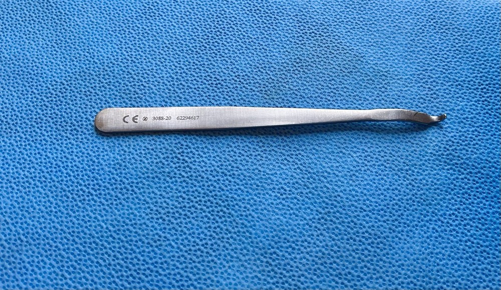 Zimmer Mini-Hohmann Retractor, 6 mm,  Ref # 3088-20.
