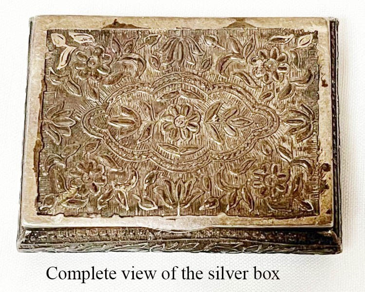 Vintage Silver Snuff/Pill Box with Floral Pattern Engraving