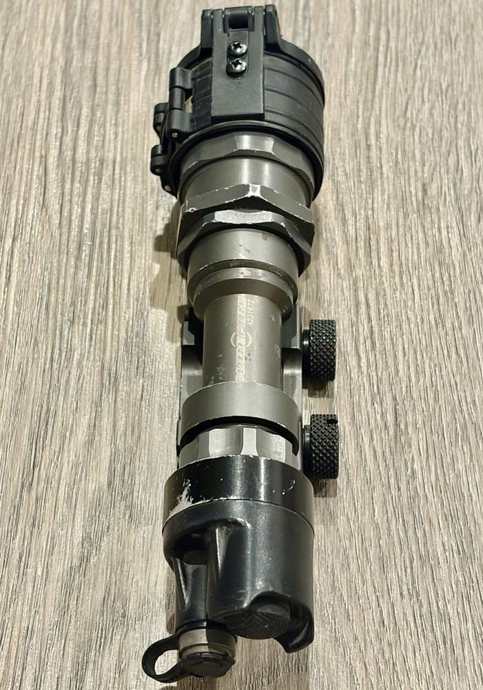 Surefire Legacy Model M951 Weapon Light System With IR Filter/Cap - Screw Mount