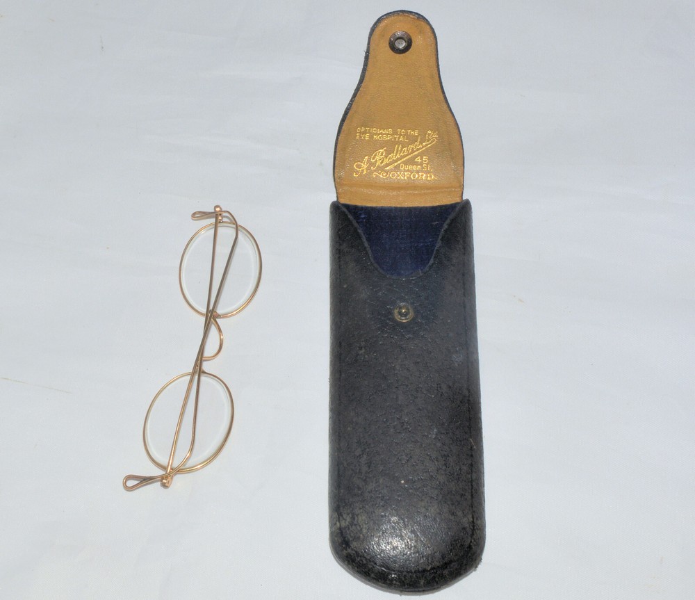 4 x vintage spectacles.