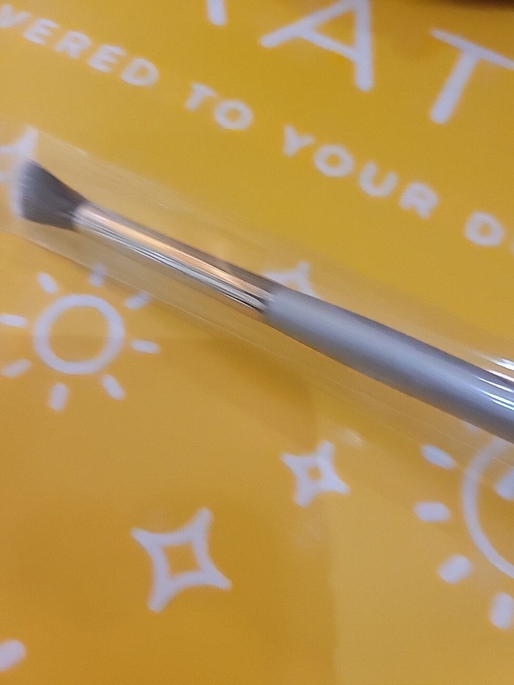 BLINC SHADOW BLENDING BRUSH- NEW SHIPS FAST!