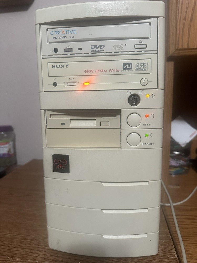 Vintage Custom Baby AT Windows 95 Retro Pc