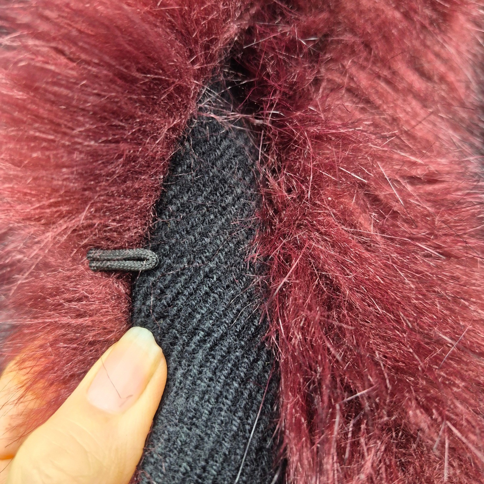 Jessica McClintock Faux Fur Trimmed Shawl Wrap Scarf Black Red Fringe One Size