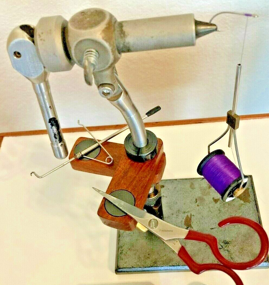 WADE'S FLY-TYING QUICK DRAW TOOL HOLDER KIT
