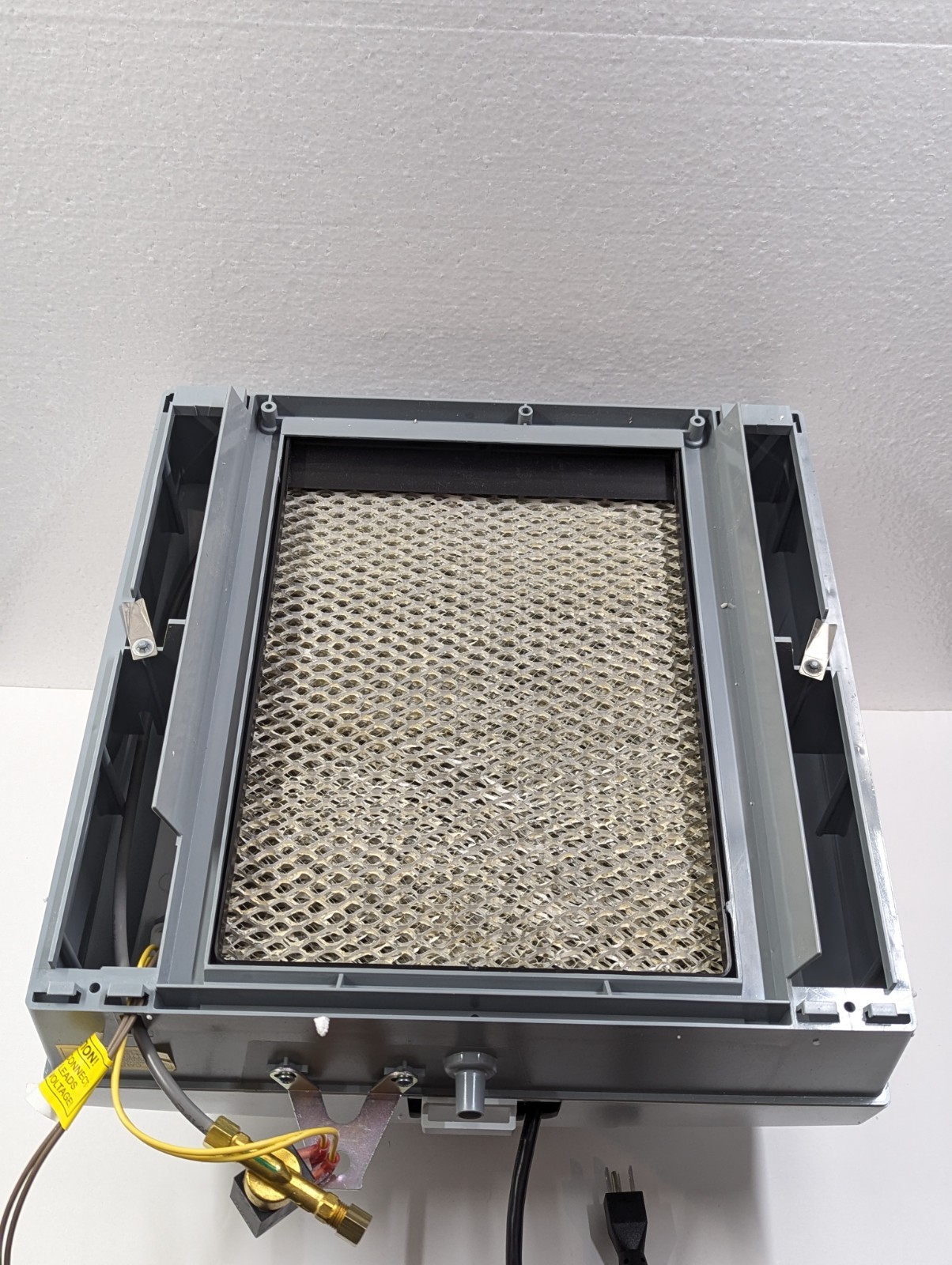 AprilAire 700M Whole-House Humidifier Manual Fan Powered Untested Unsure If Work