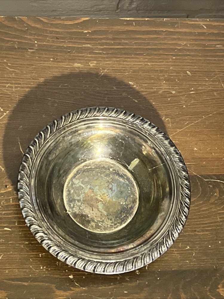 WM Rogers Silverplate Bowl Small Dessert Candy Dish Round International Silver