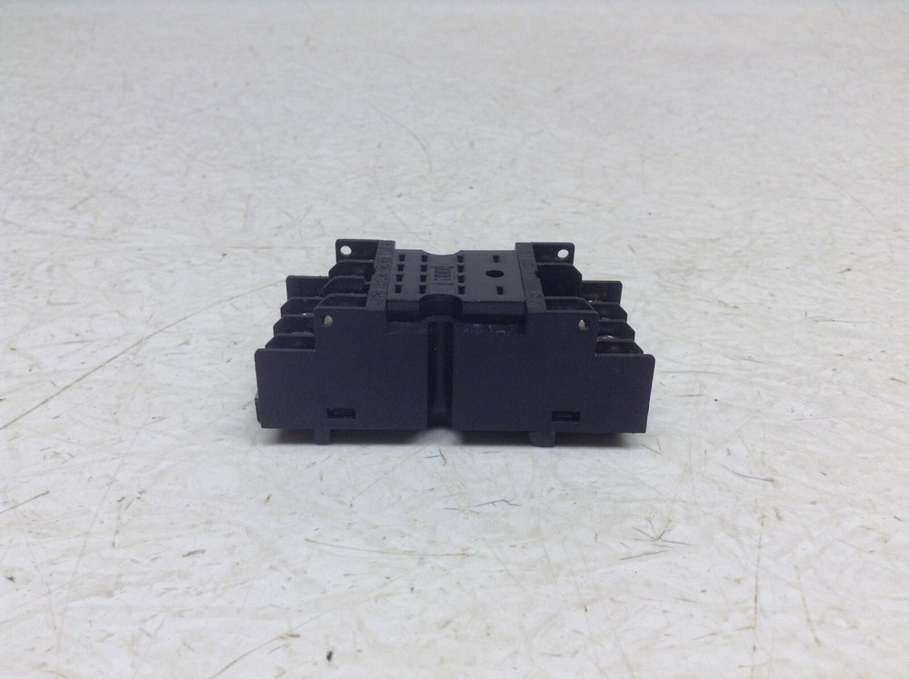 Finder 94.44 Relay Base 9444