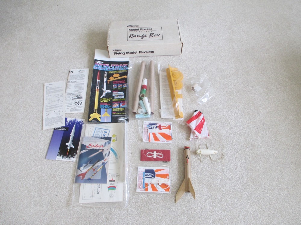 ESTES FLYING MODEL ROCKETS OPERATIONS RANGE BOX - *SOLD AS IS*