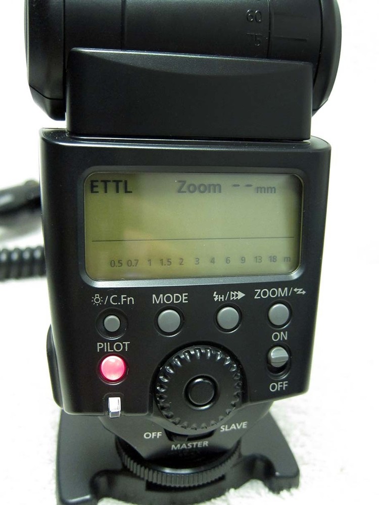 Canon Speedlite 580EX EOS Electronic FLASH w/Case + Custom BRACKET & Synch Cord