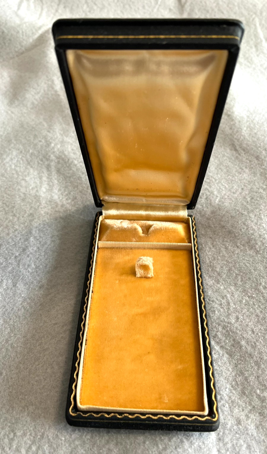 Vtg WWII Vietnam US Bronze Star Medal Presentation Case Coffin Box Only - Empty