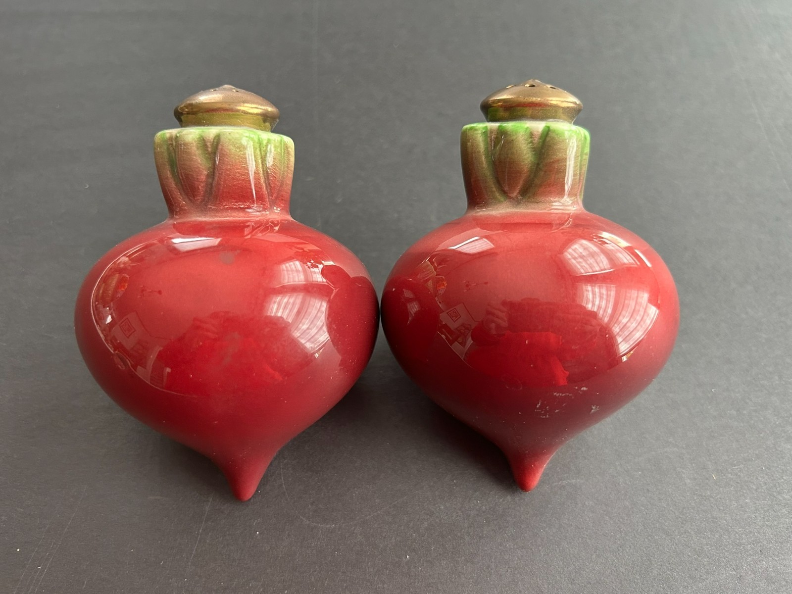 Vintage Enesco Ceramic Salt & Pepper Shakers Red/Pink Beets 2.25" x 4"