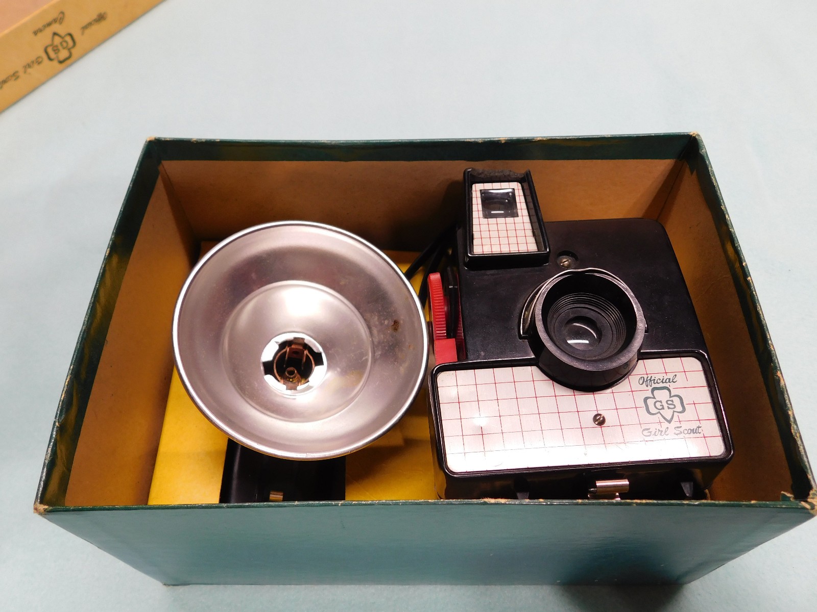 1950s Official Girl Scout Camera With M2 Plus Flash. Cat. No. 821 W/Box. RARE