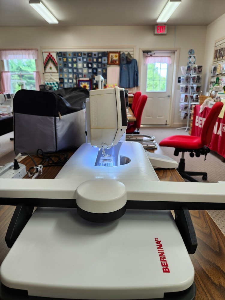 Bernina 830E Embroidery Machine! Professionally Serviced!