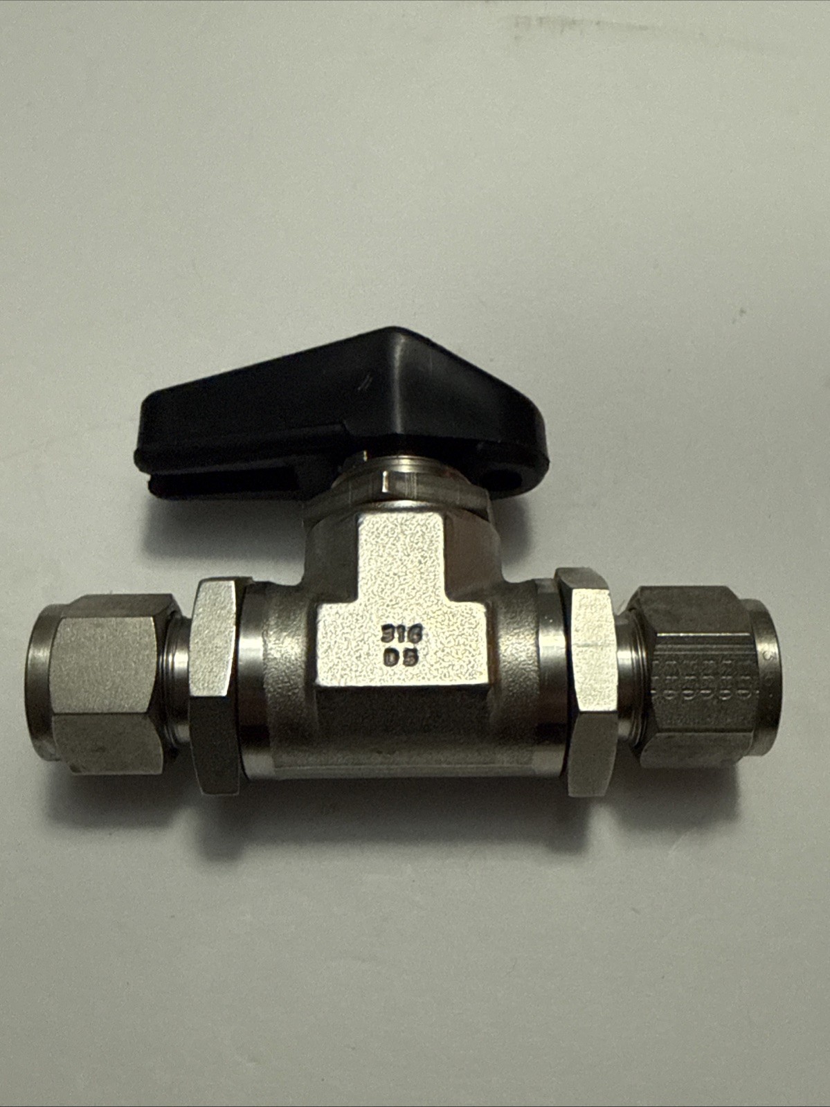TY-LOK SS-8-DTT-8-8- 1/2" Tube End High Pressure Ball Valve, 5,000 psi, 316