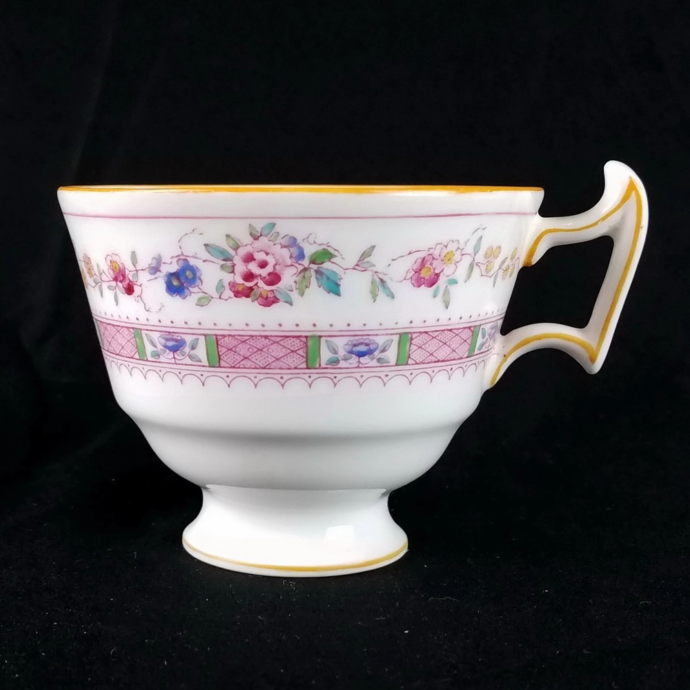 URN Royal Doulton URN Footed Cup