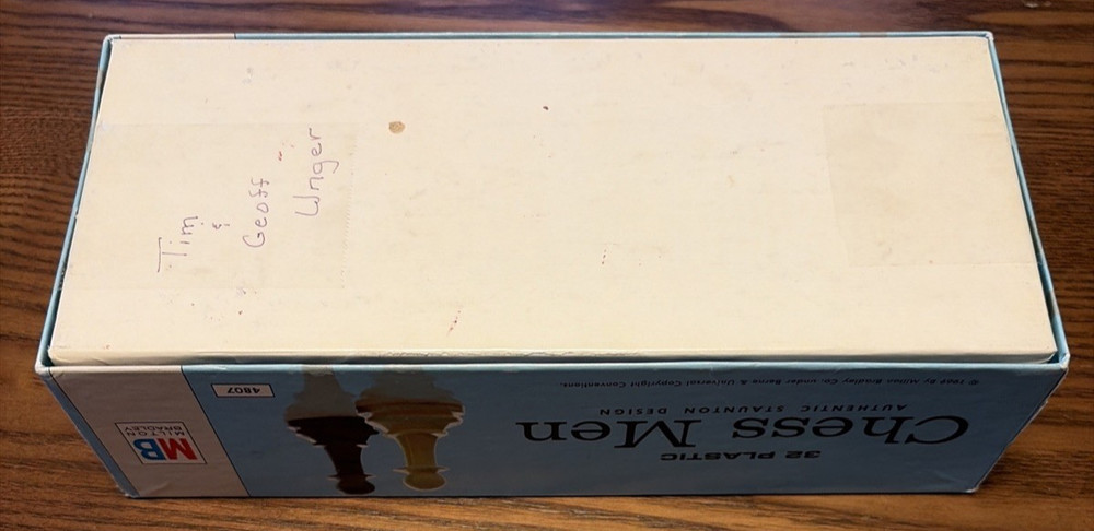 Milton Bradley 1969 Chessman Authentic Staunton Design Original Box 3 Missing