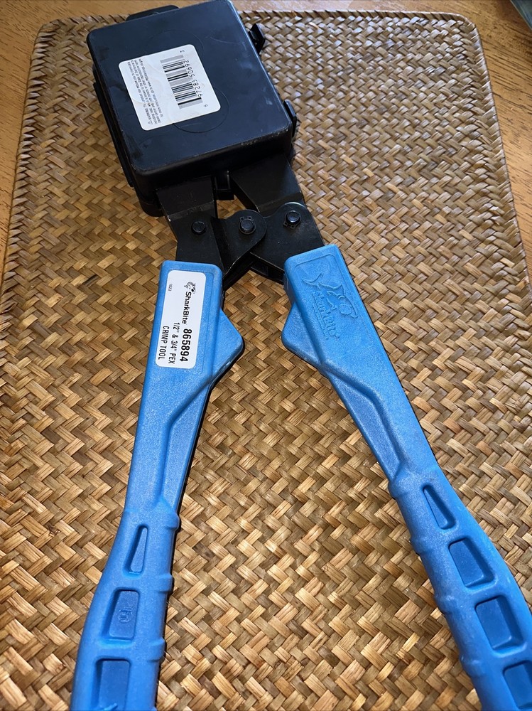 SharkBite 865896 PEX Crimp Ring Tool Kit