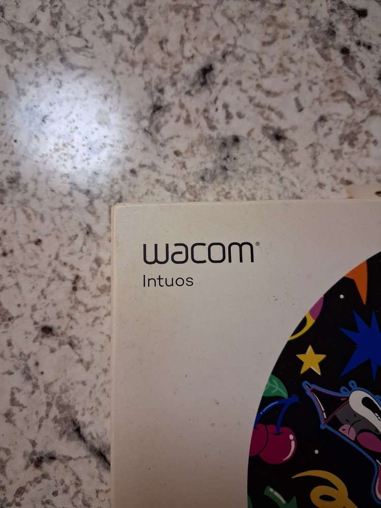 small wacom intuos graphics tablet