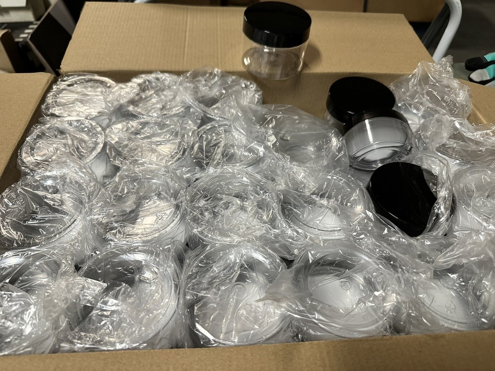 Plastic Jars 4oz With Lids