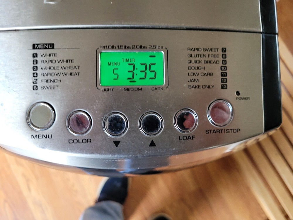 Breadman BK2000B 2.5 Lb Bakery Pro Bread Maker Only. No Paddles Or Pans