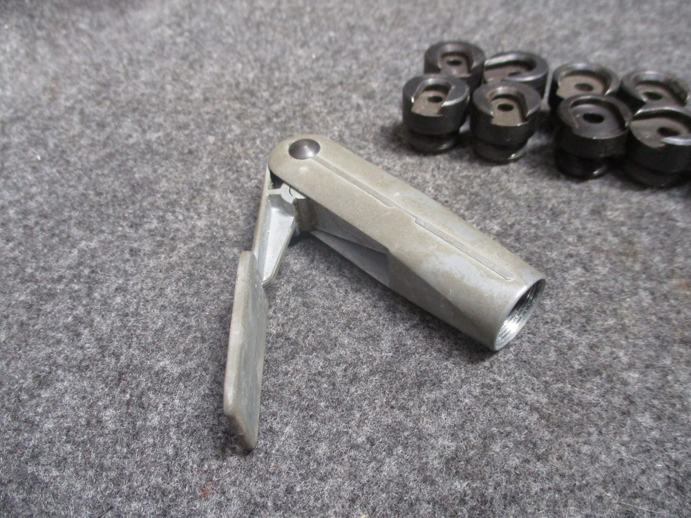 Old Style Lee Hand Priming Tool & 10 Screw-In Shell Holders
