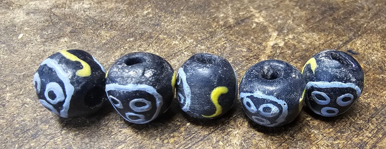 5 Baule Face Venetian Trade Beads