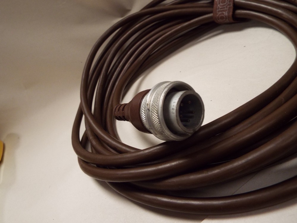 Speedotron Universal Strobe Light Unit Model M11 Reflector 7" Bulb Untested #2