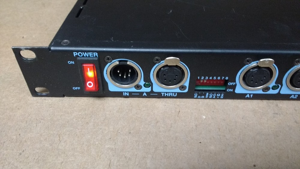 Compulite DMX Splitter with power cord only