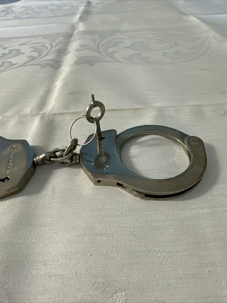Used: Handcuff - Precise Professional ￼