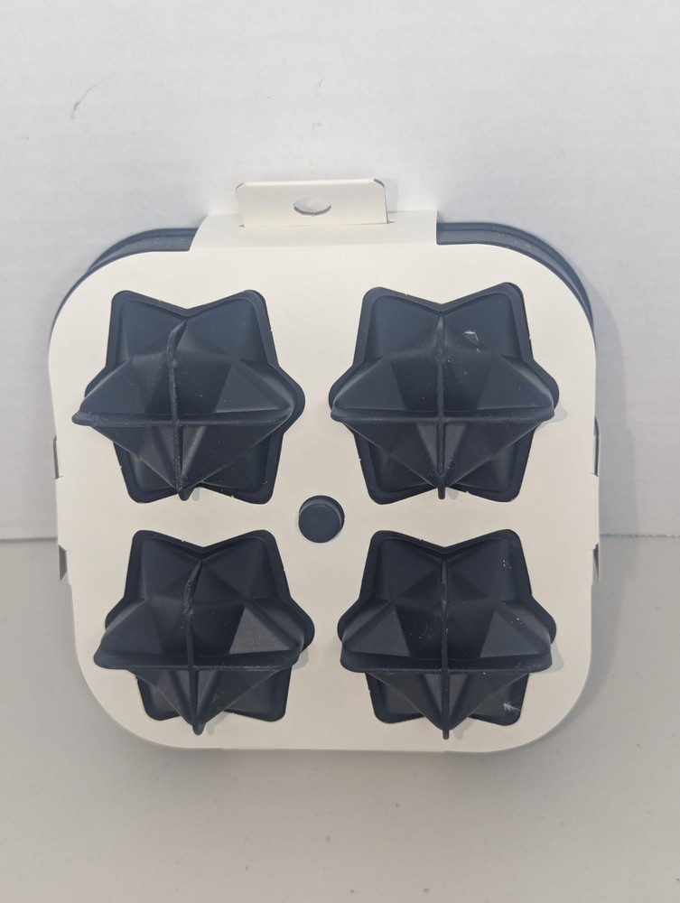 4 Threshold Ice Cube Snowflake Shaped Trays Silicone Dishwasher Safe