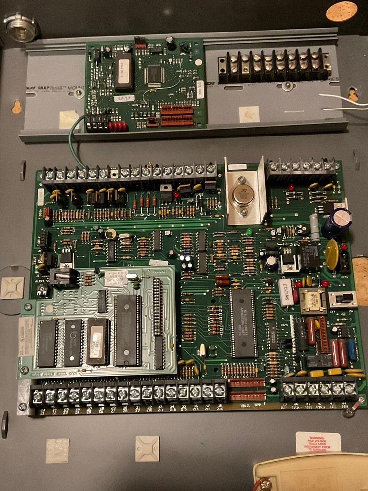 Regency / Silent Knight 4720 Burg / Fire Controller / Communicator & 64 Zone Exp