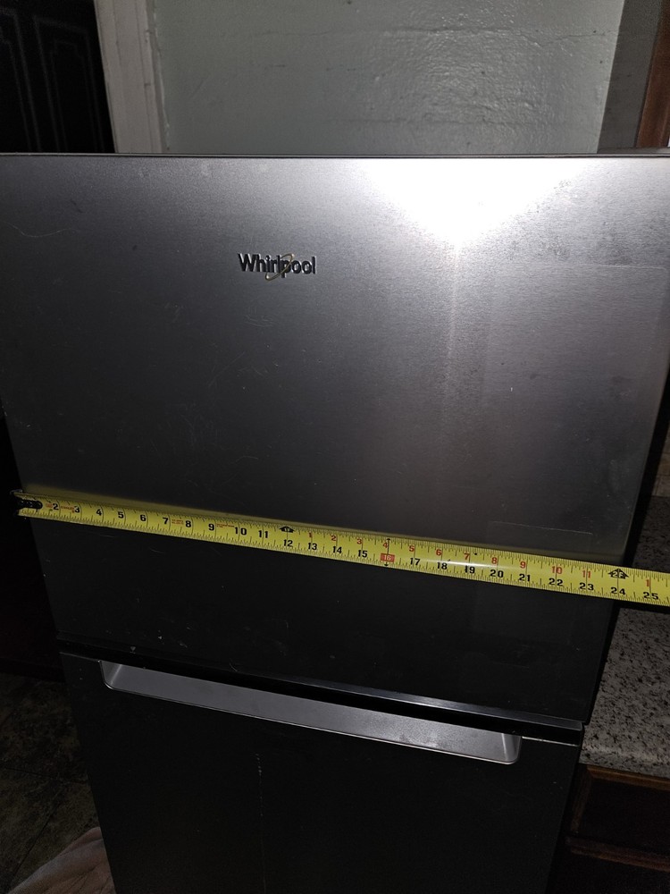 Whirlpool Refrigerator PICKUP ONLY