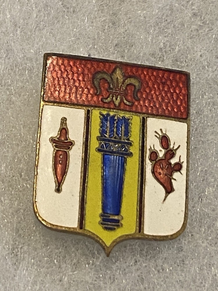 WW2 556TH Field Artillery DI / DUI INSIGNIA PIN