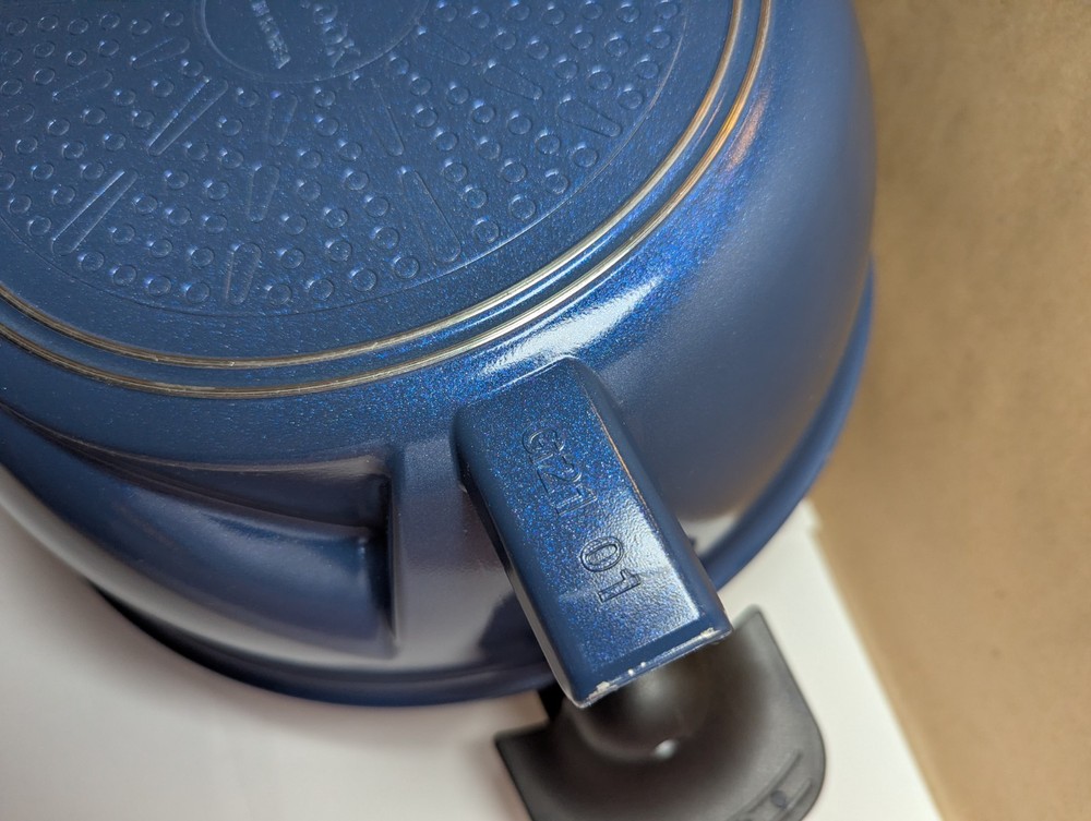 [Parallel Import] Lampcook Automatic Rotating Cooking Pot.... Missing Part!