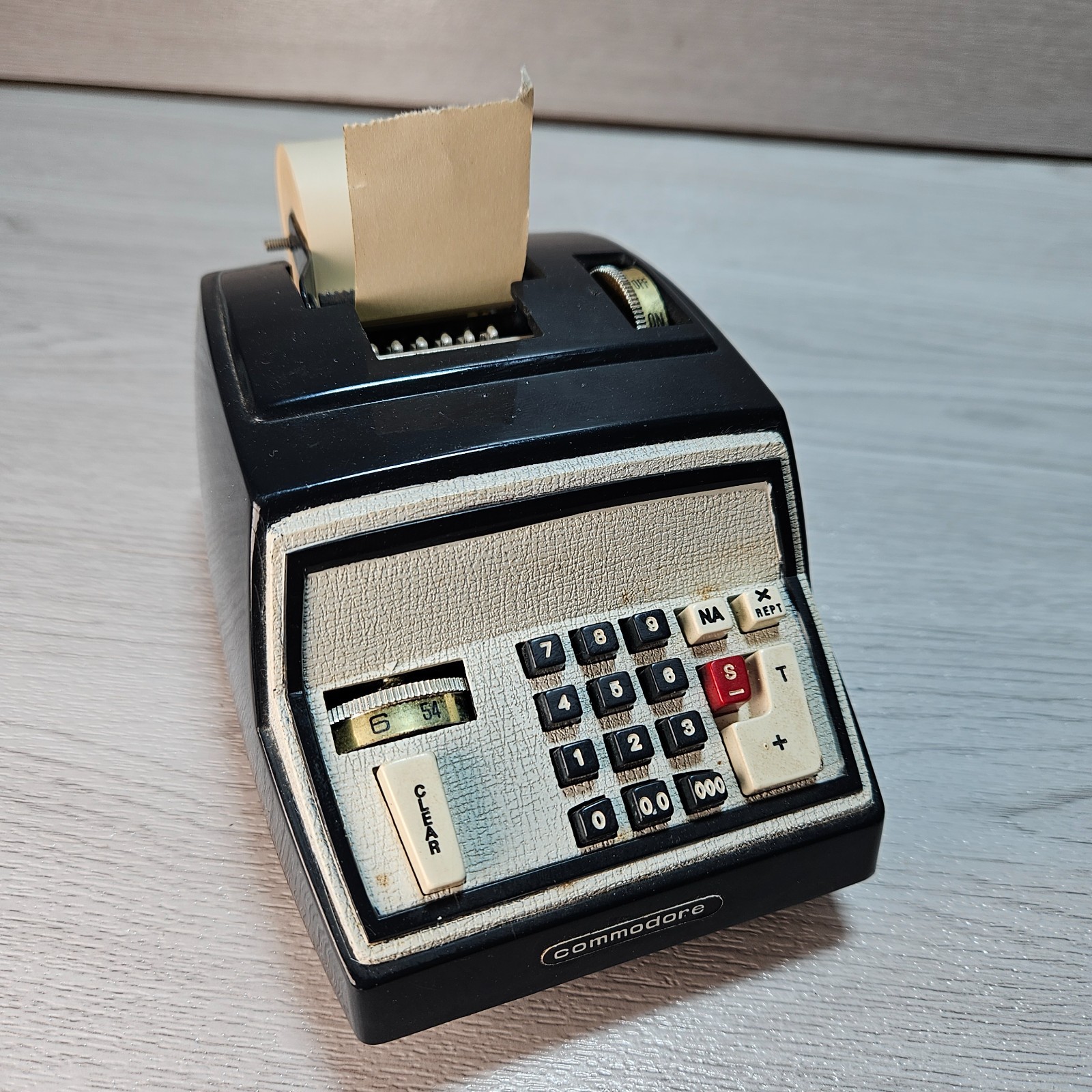 Vintage Commodore 202 Novelty Adding Machine Transistor AM Radio 60s 70s WORKS