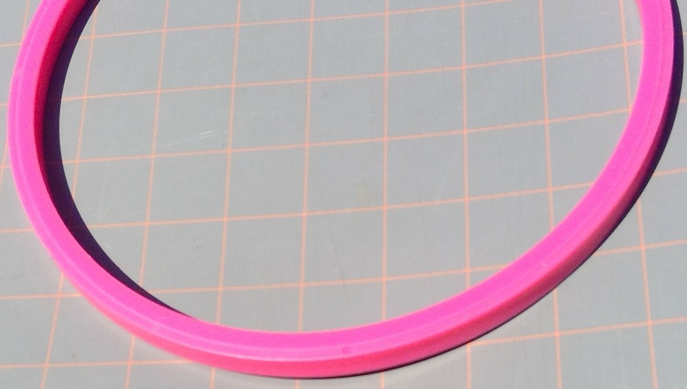 round hoop 8" pink plastic