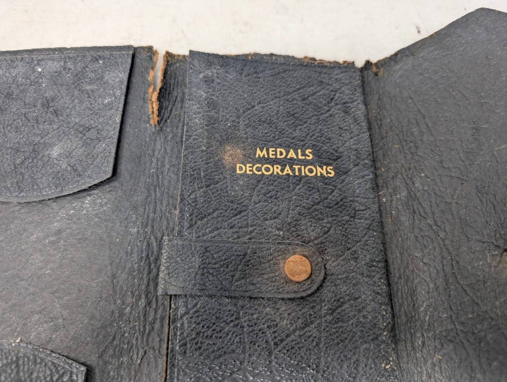 WWII US Navy Honorable Discharge Leather Folder w/ Original Documents (231)