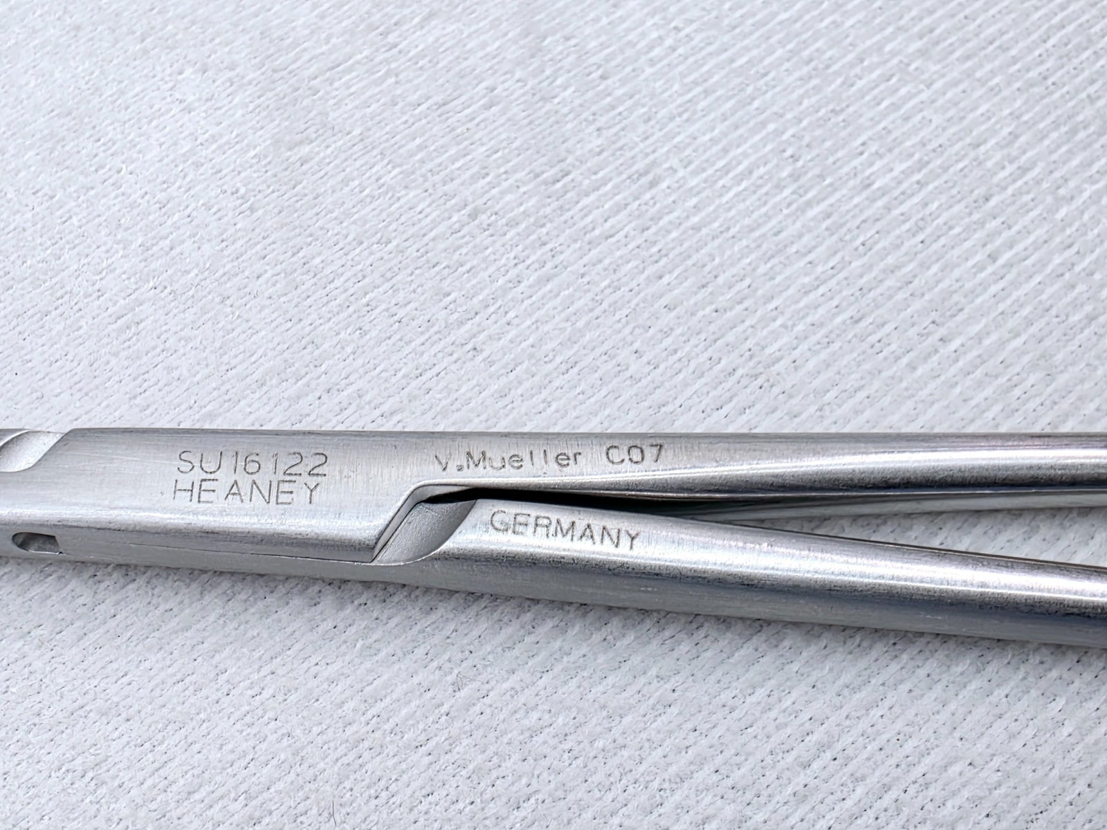 V. Mueller SU16122 Vital Heaney Needle Holder Curved TC 8" - Ultrasonic Cleaned