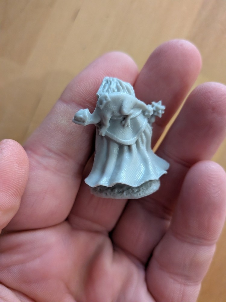 Reaper Bones 4 Female Dwarf Shaman