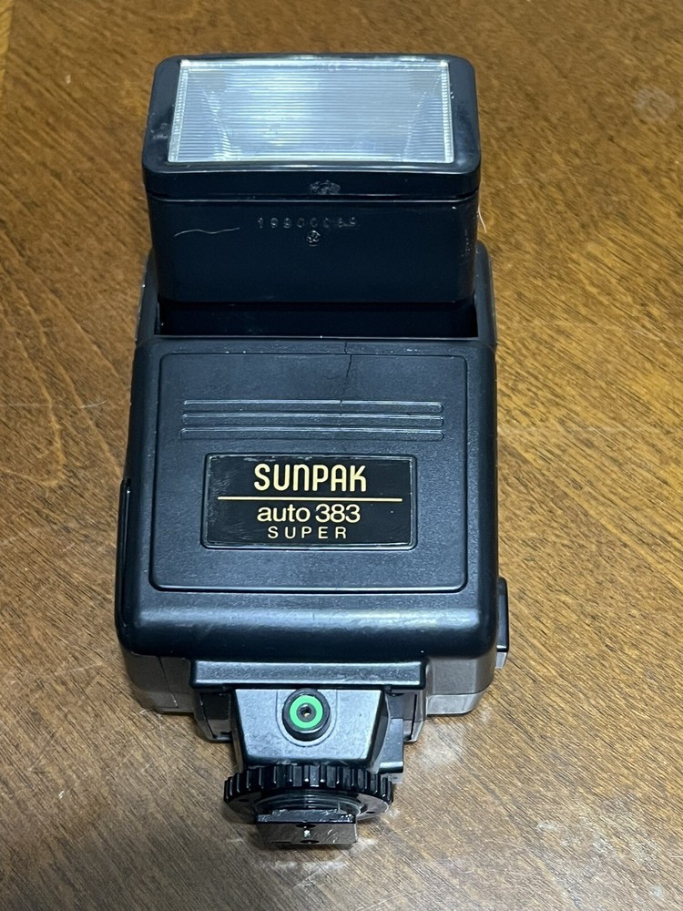 Sunpak Auto 383 Super Flash - Camera Accessory. Untested!