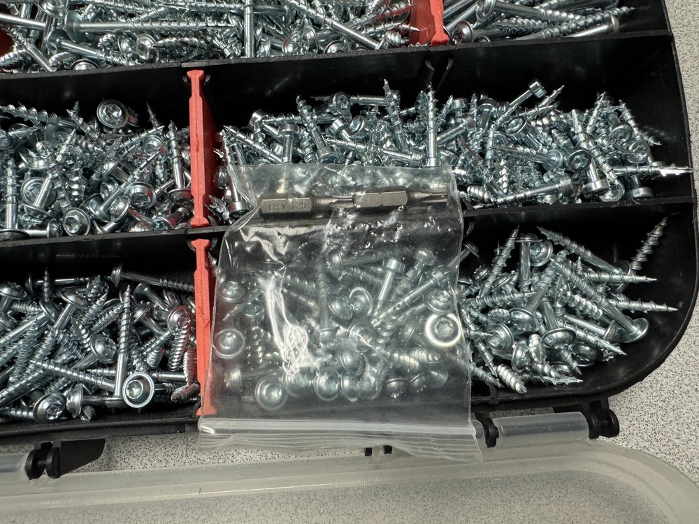 Teach 690 Pcs Decking Screws