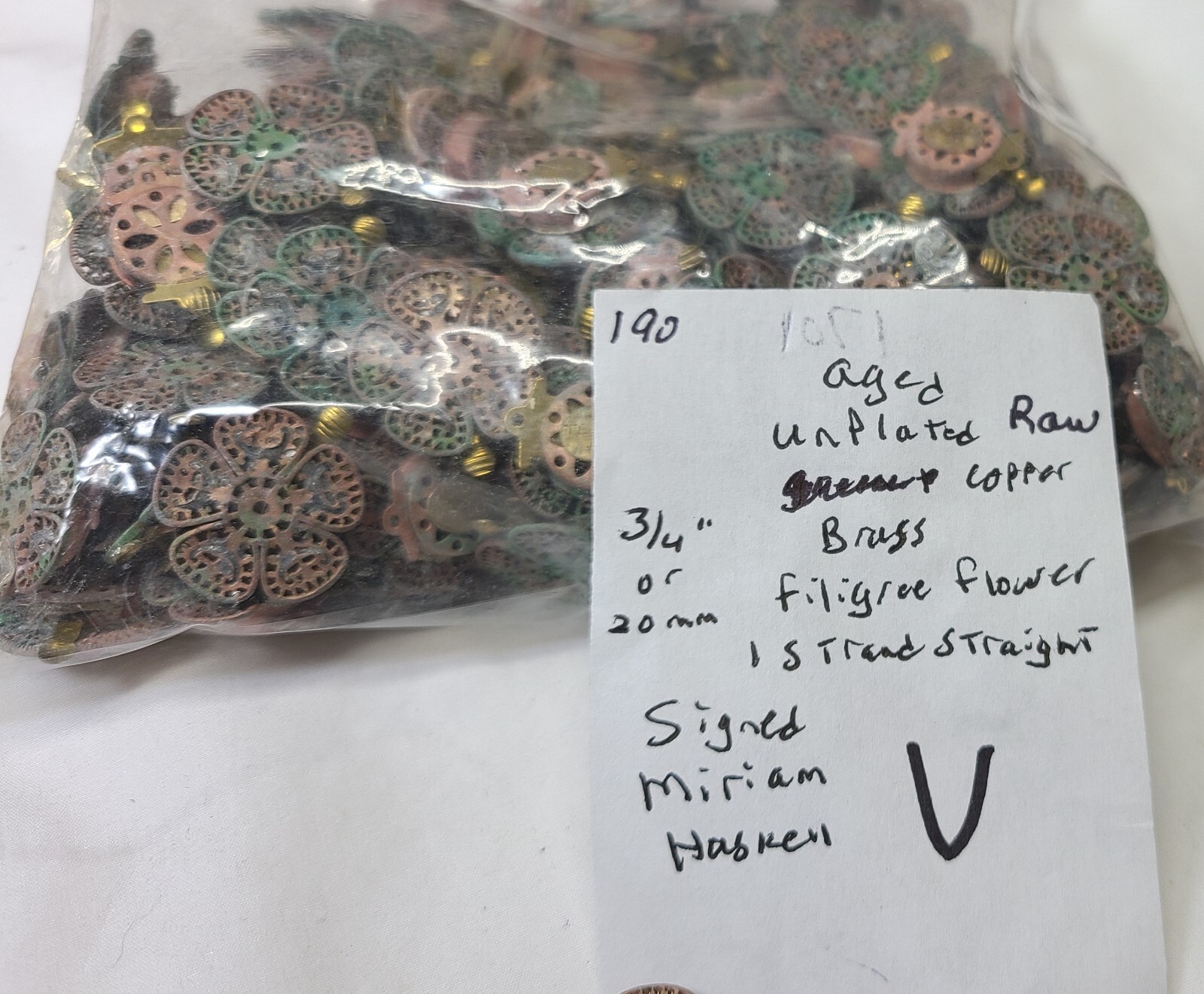 Lot 116 V BARGAIN Vtg 1 strand Signed Miriam Haskell Clasp Flower Unplated