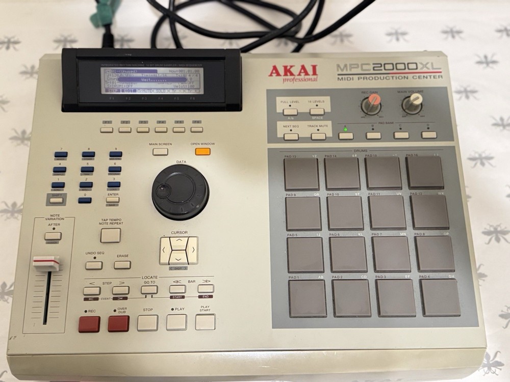 Akai MPC2000XL Sampler & Sequencer Beige 16 Pads MIDI SCSI With Extra Upgrades