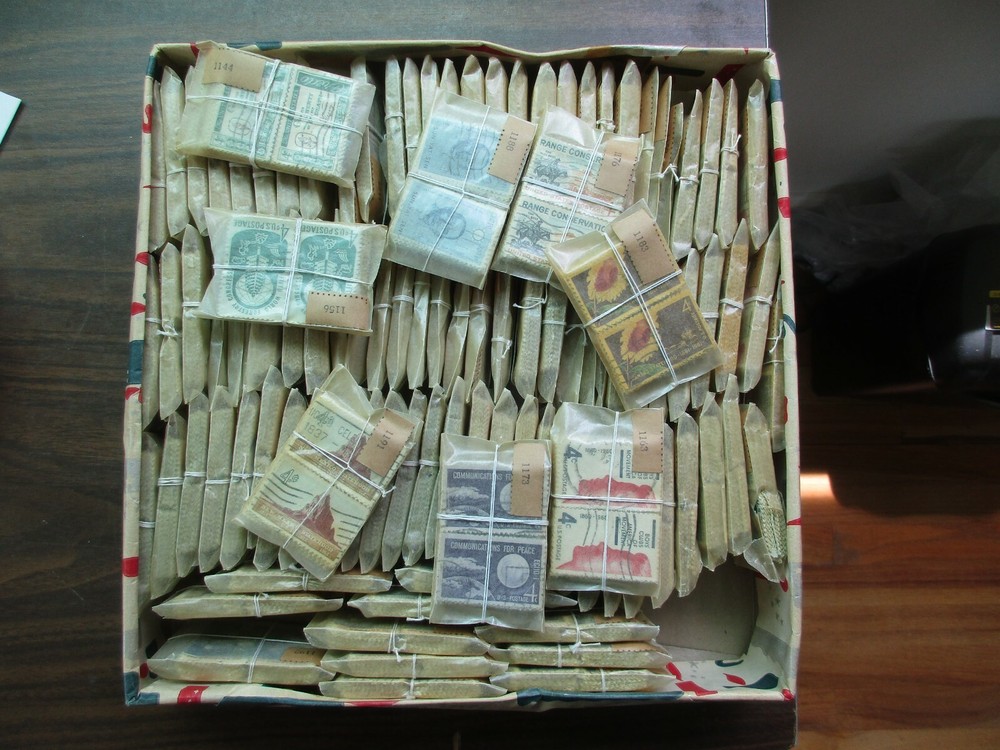 500 Postage Stamps for Crafting