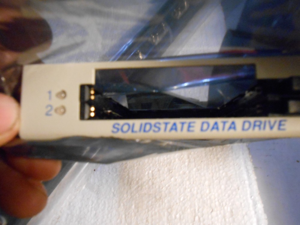 ADTRON SOLID STATE DATA DRIVE 3.5"SCSI PC CARD DRIVE SDDS-01AC-SA01 REV C
