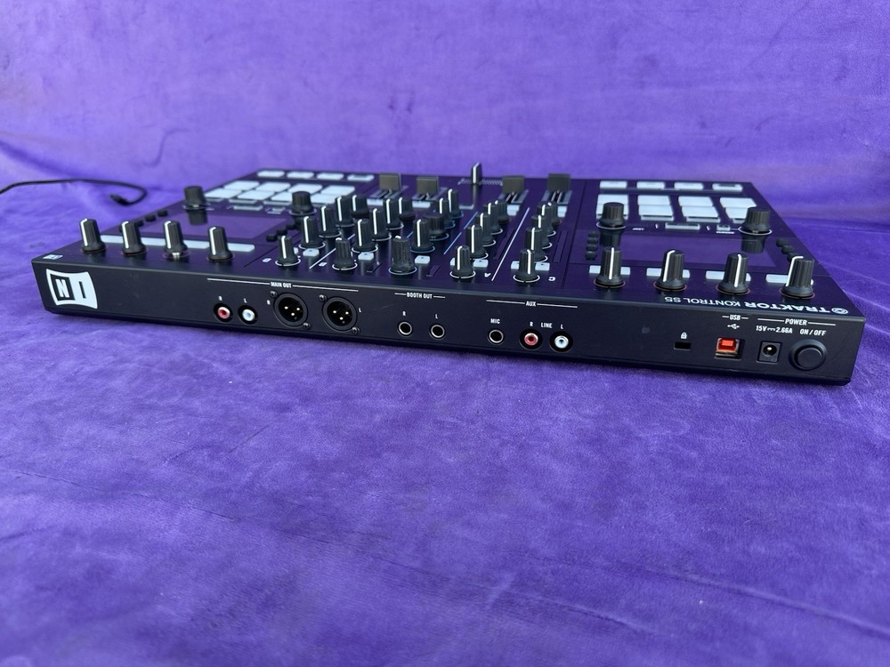 Native Instruments Traktor Kontrol S5 DJ Controller